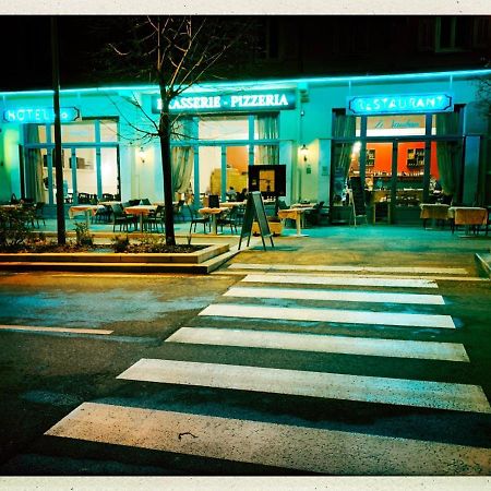Hotel Le Vauban อ็องเทรอโวซ์ ภายนอก รูปภาพ