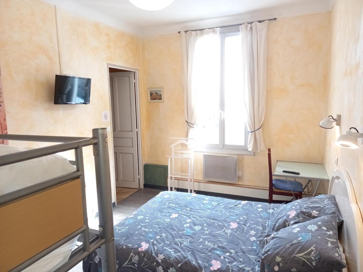 Hotel Le Vauban อ็องเทรอโวซ์ ภายนอก รูปภาพ