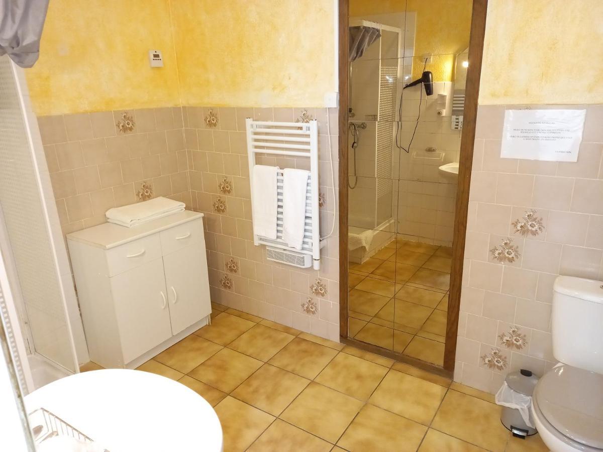 Hotel Le Vauban อ็องเทรอโวซ์ ภายนอก รูปภาพ